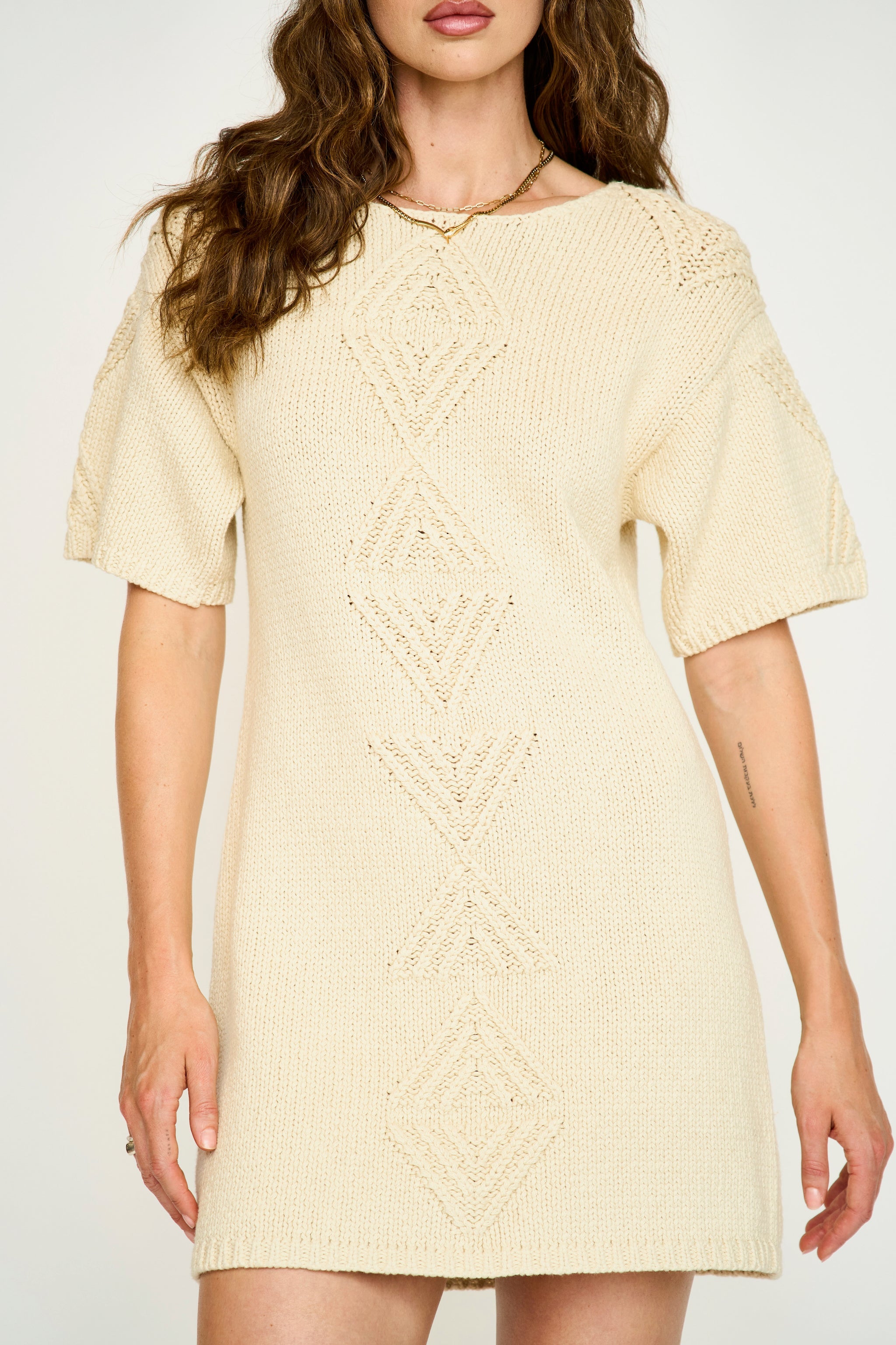 Dress in oversized short sleeves