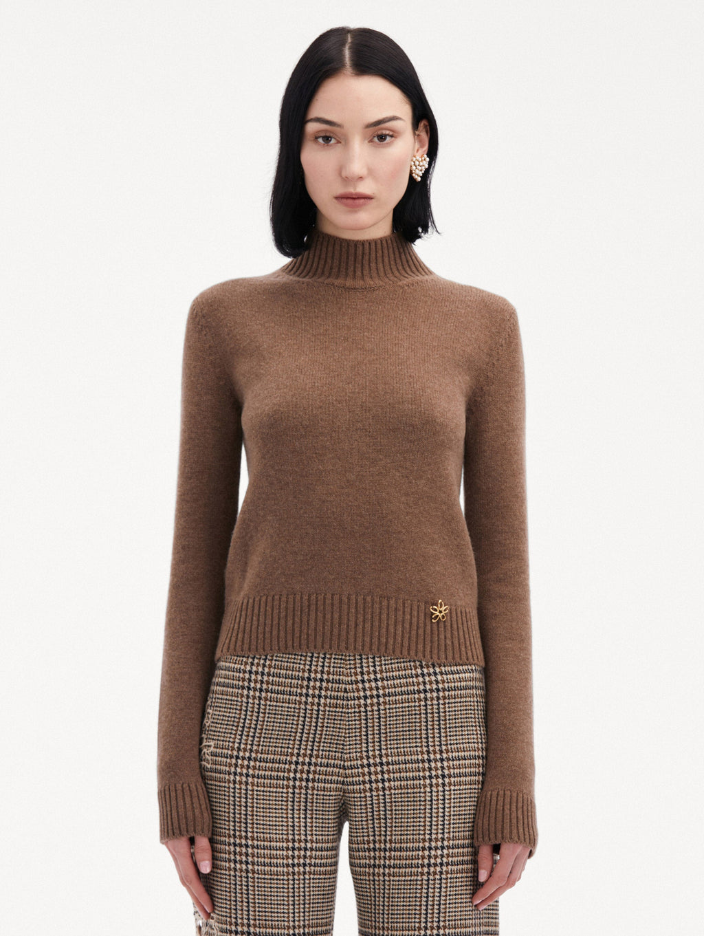 Brown Minimalist Turtleneck Sweater‌