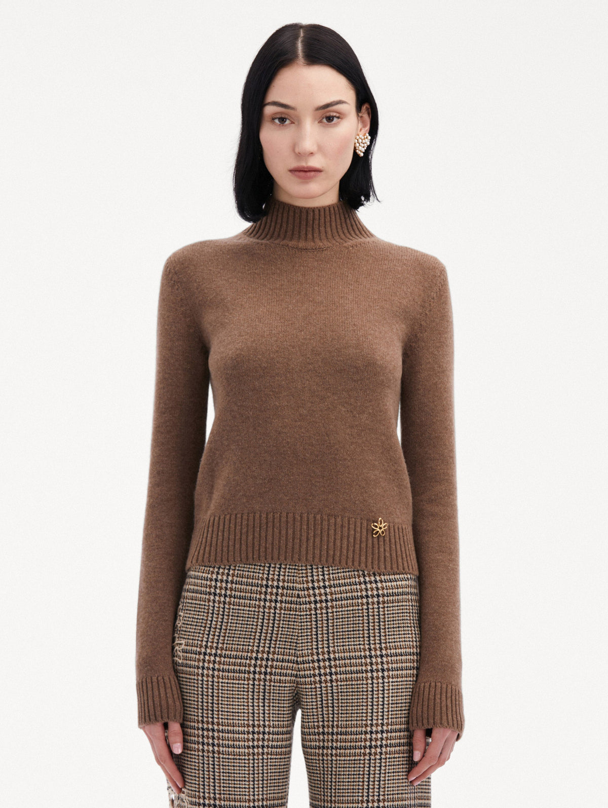Brown Minimalist Turtleneck Sweater‌