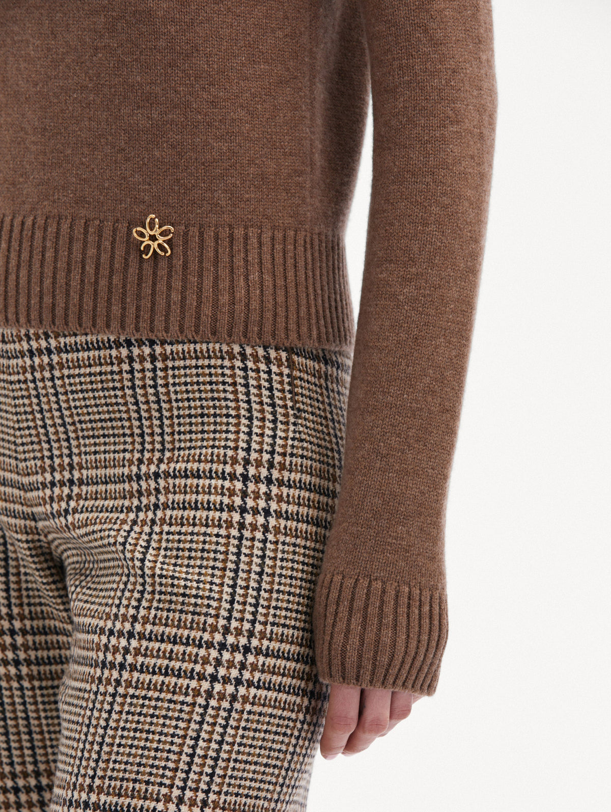 Brown Minimalist Turtleneck Sweater‌