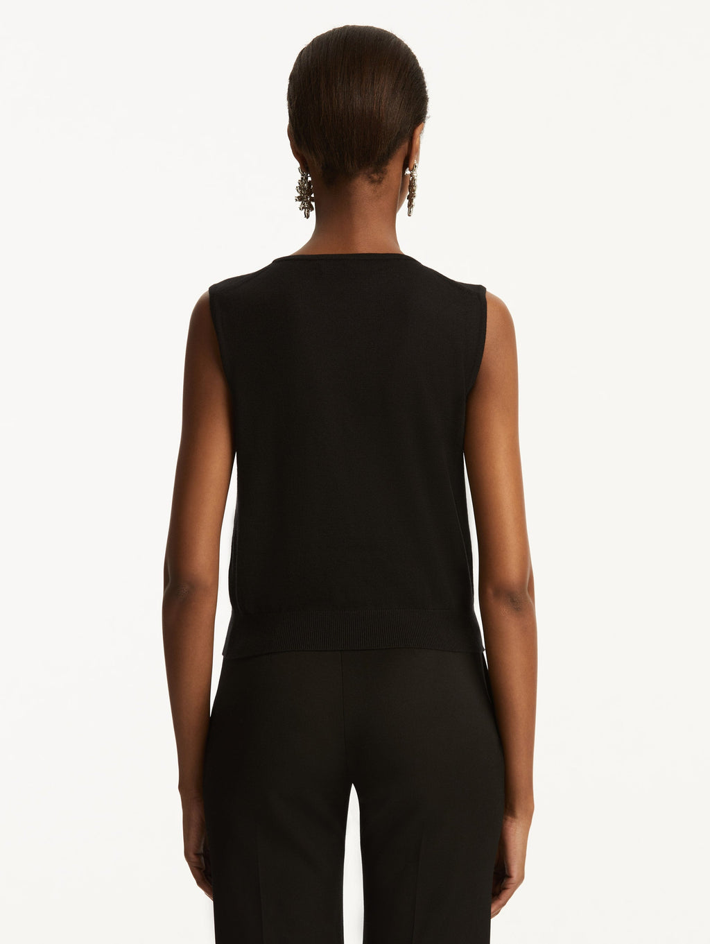 Black Round Neck Sleeveless Sweater‌