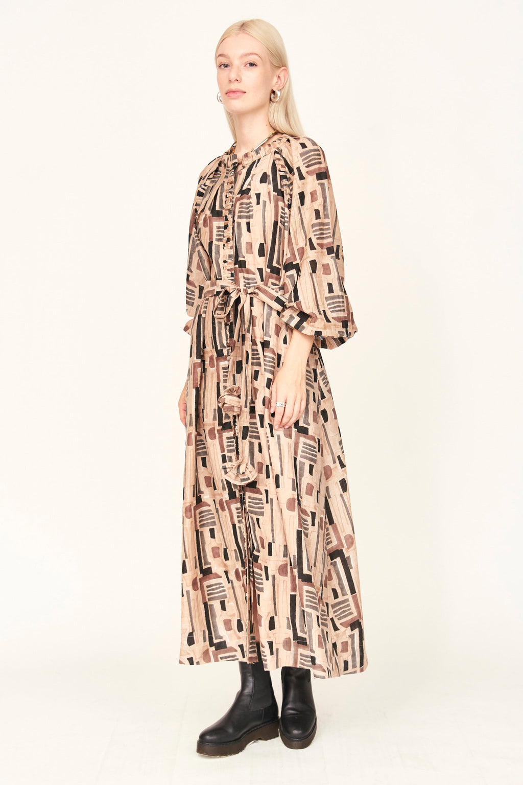 Elastic cuff Sand Labyrinth Dress