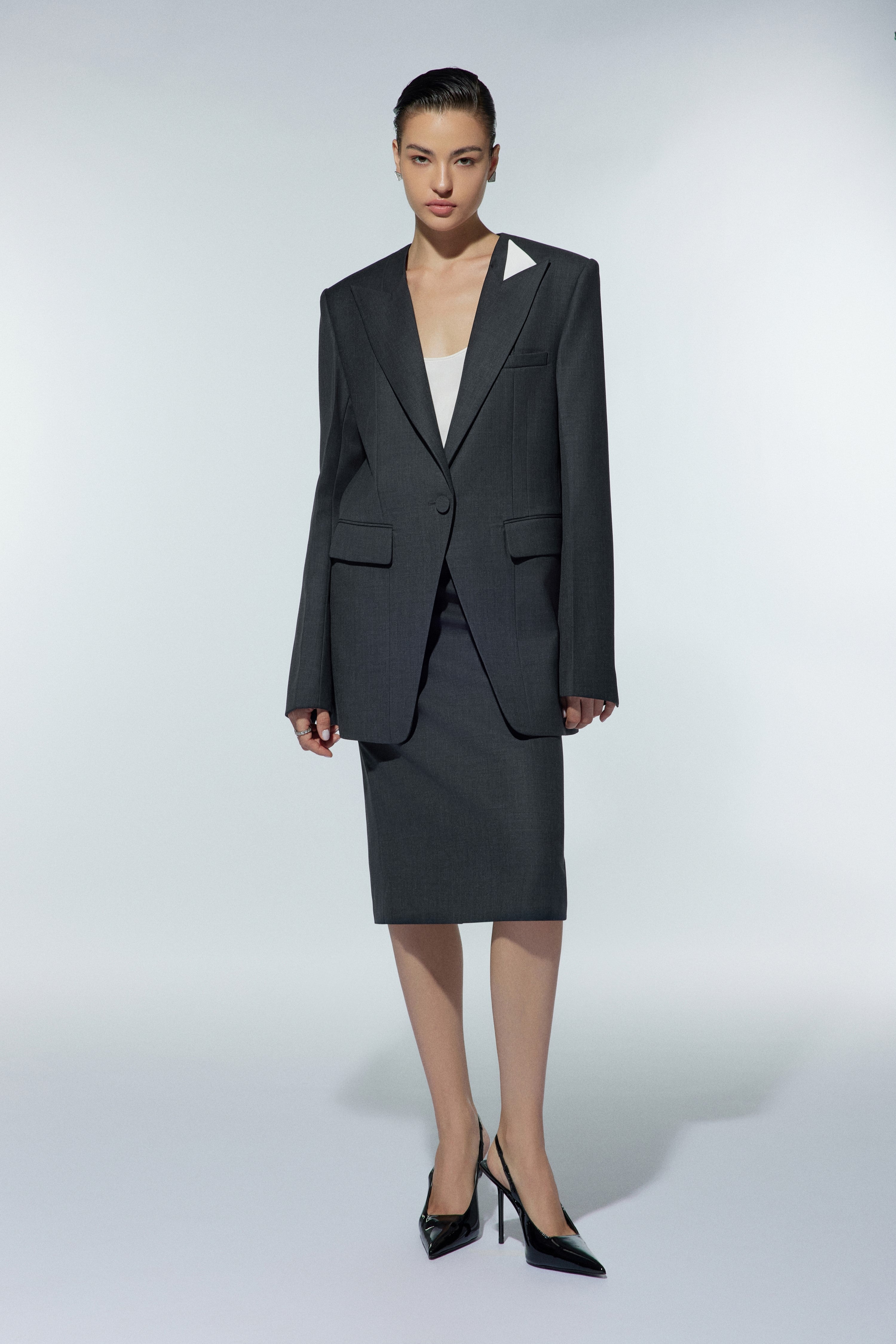 Knee length straight tube skirt