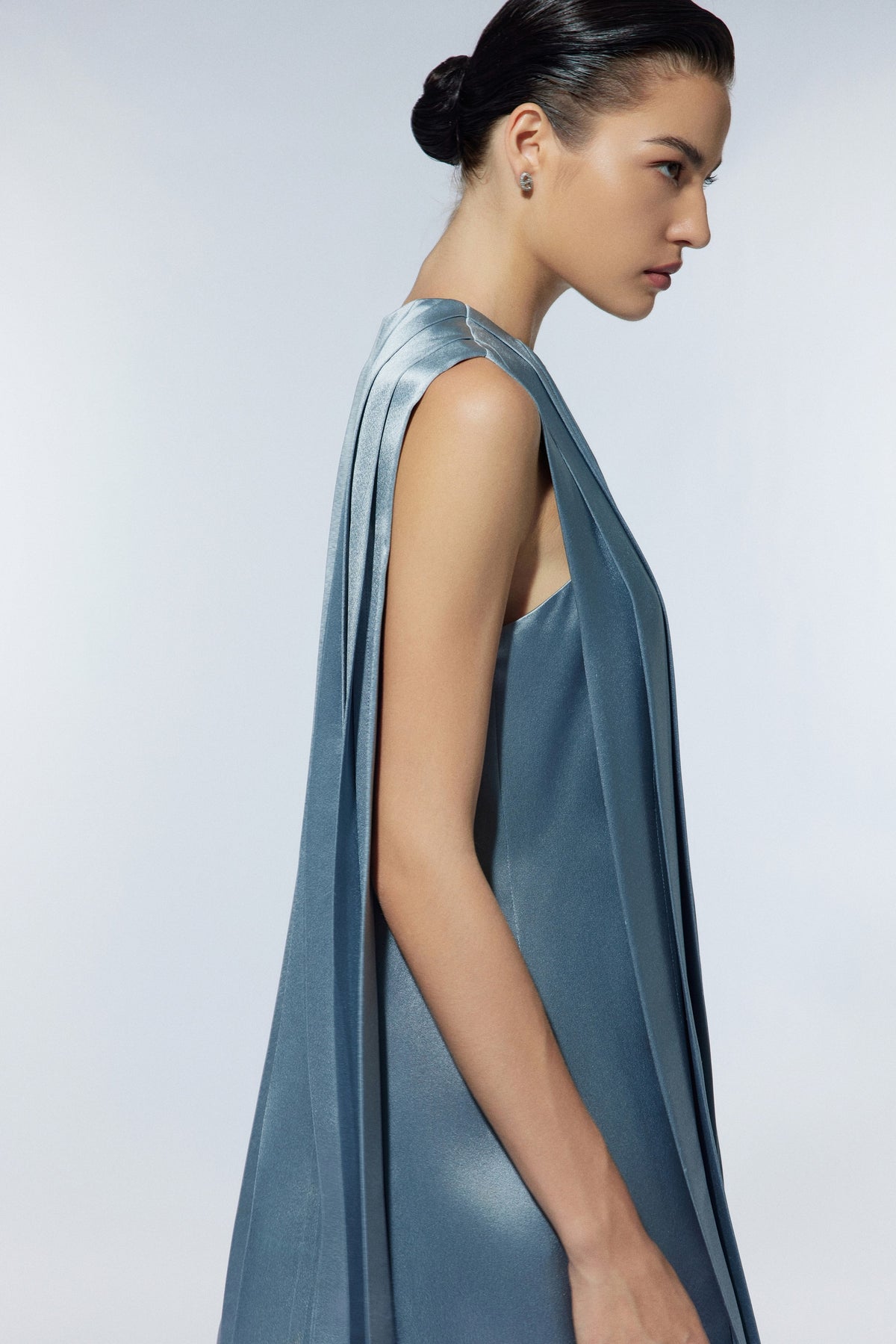 Pleat dress with lining