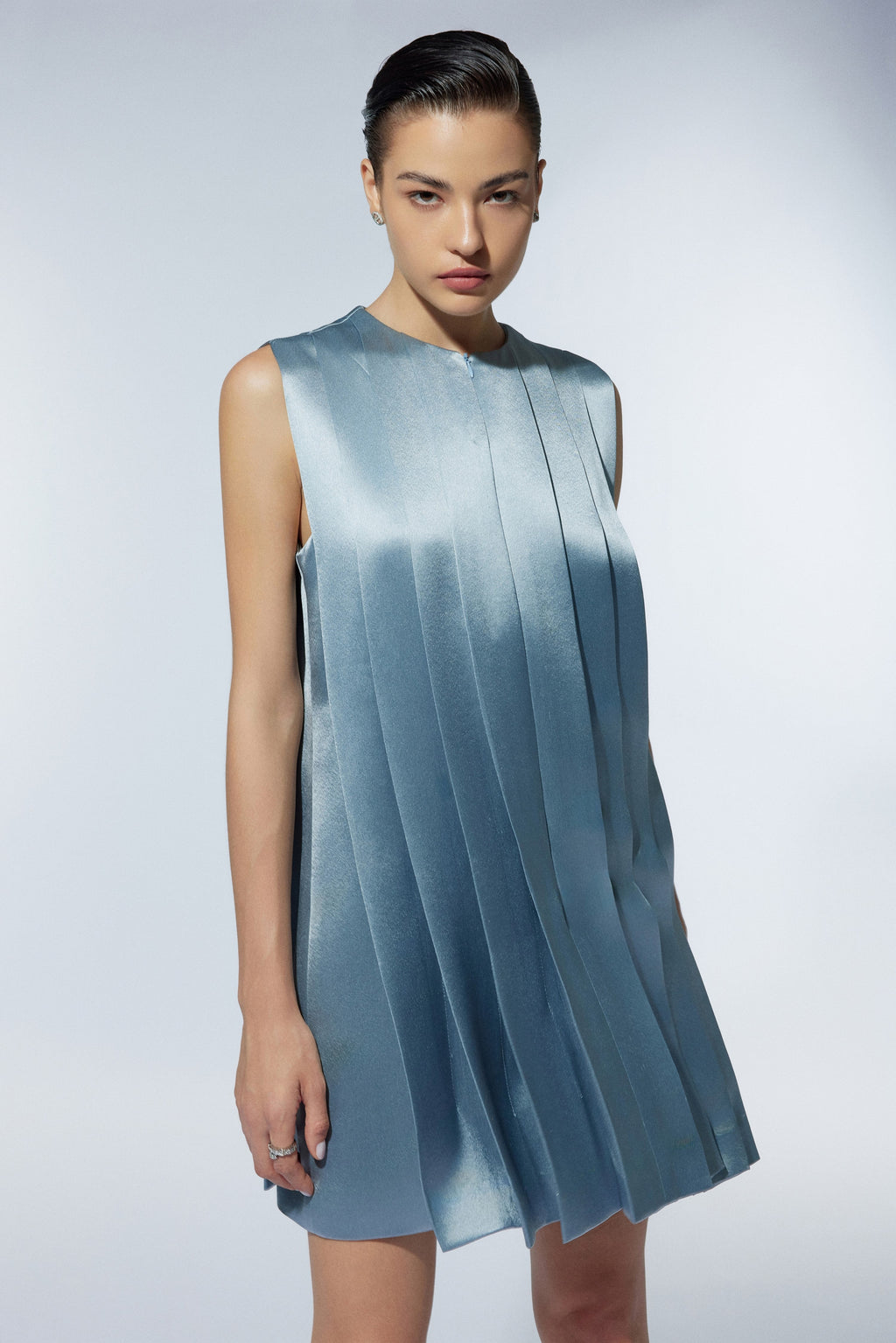 Pleat dress with lining