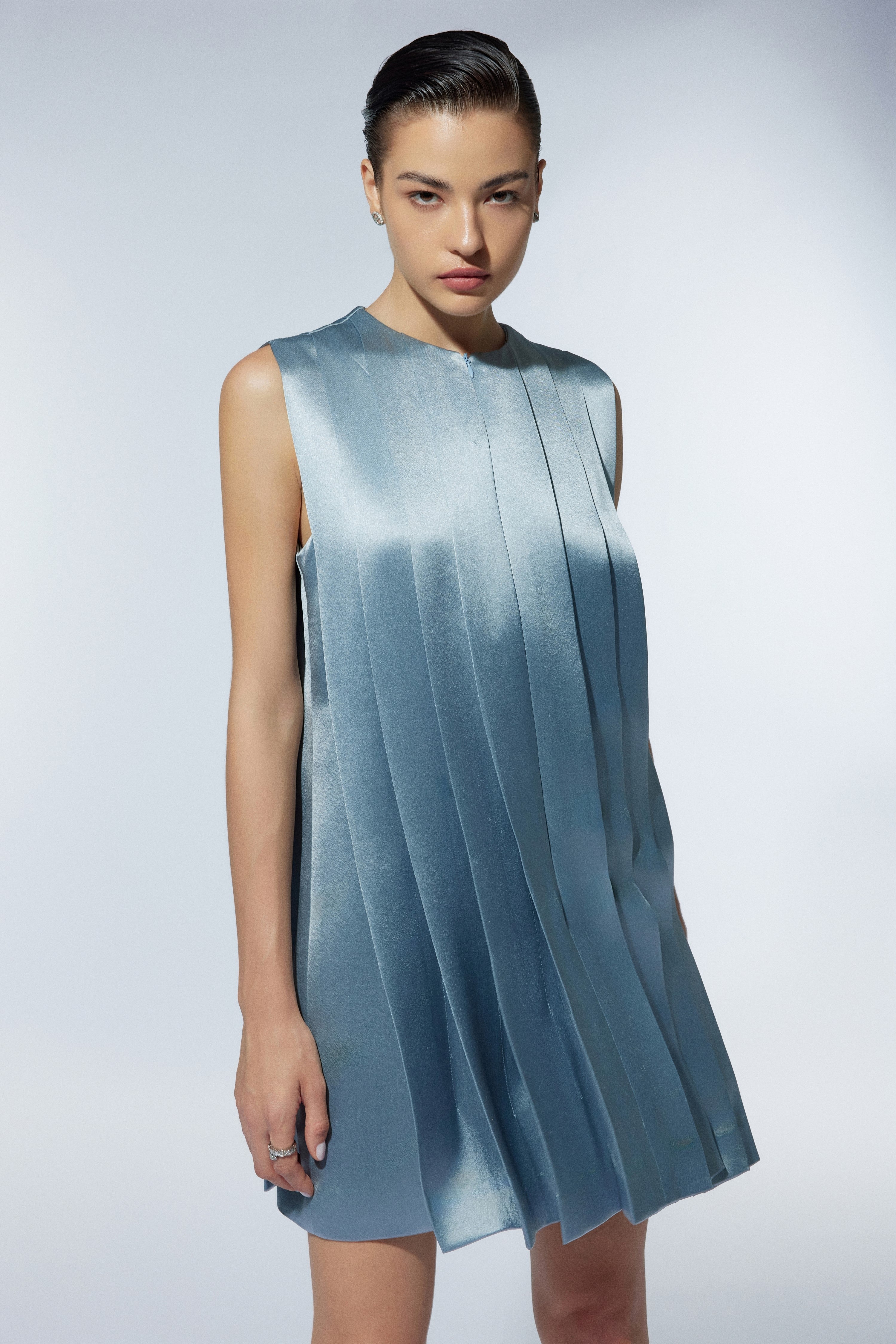 Pleat dress with lining