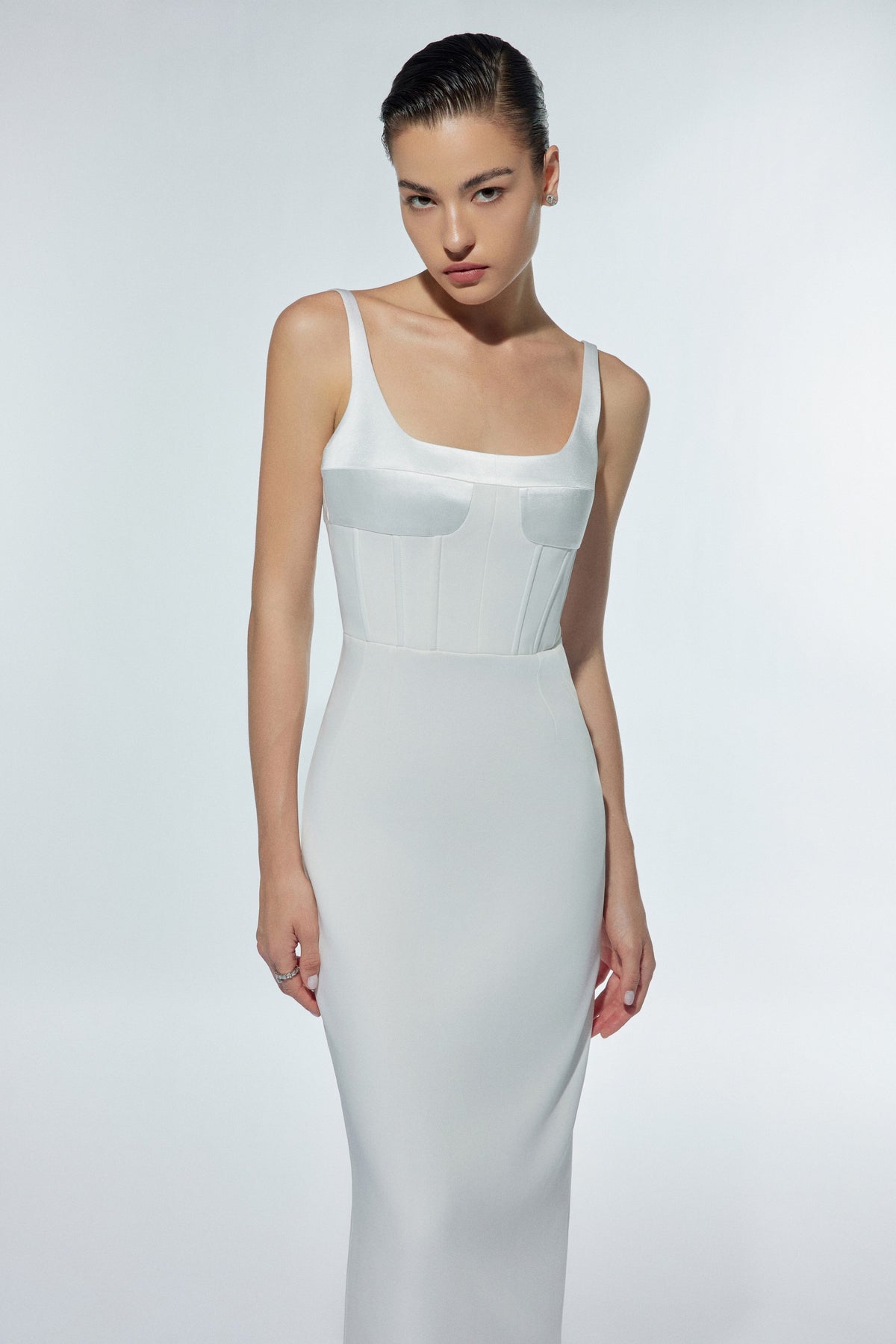 Dress with square neckline and straps