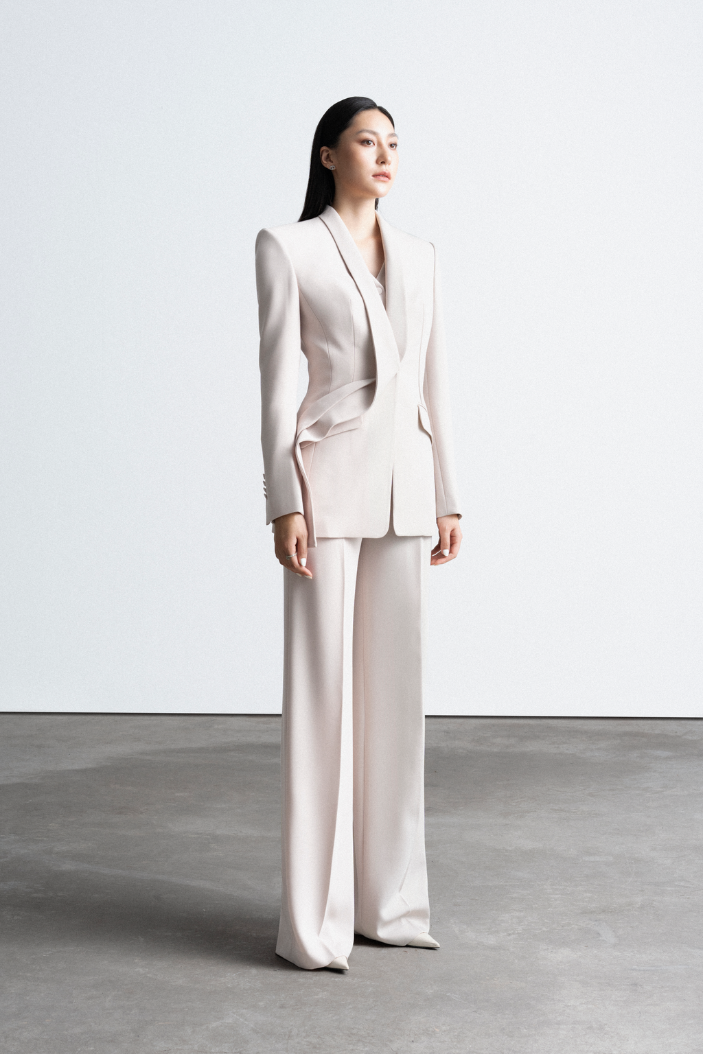 Slim Crisscross Suit