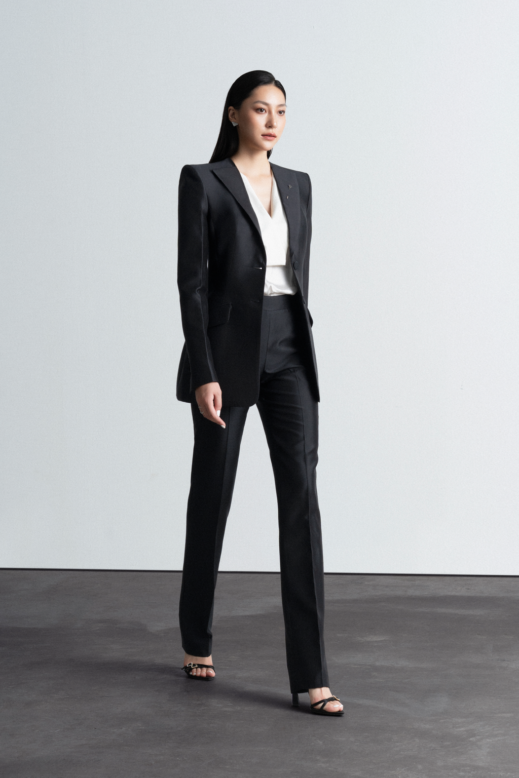 Flat neck fashion Horn shaped jacket