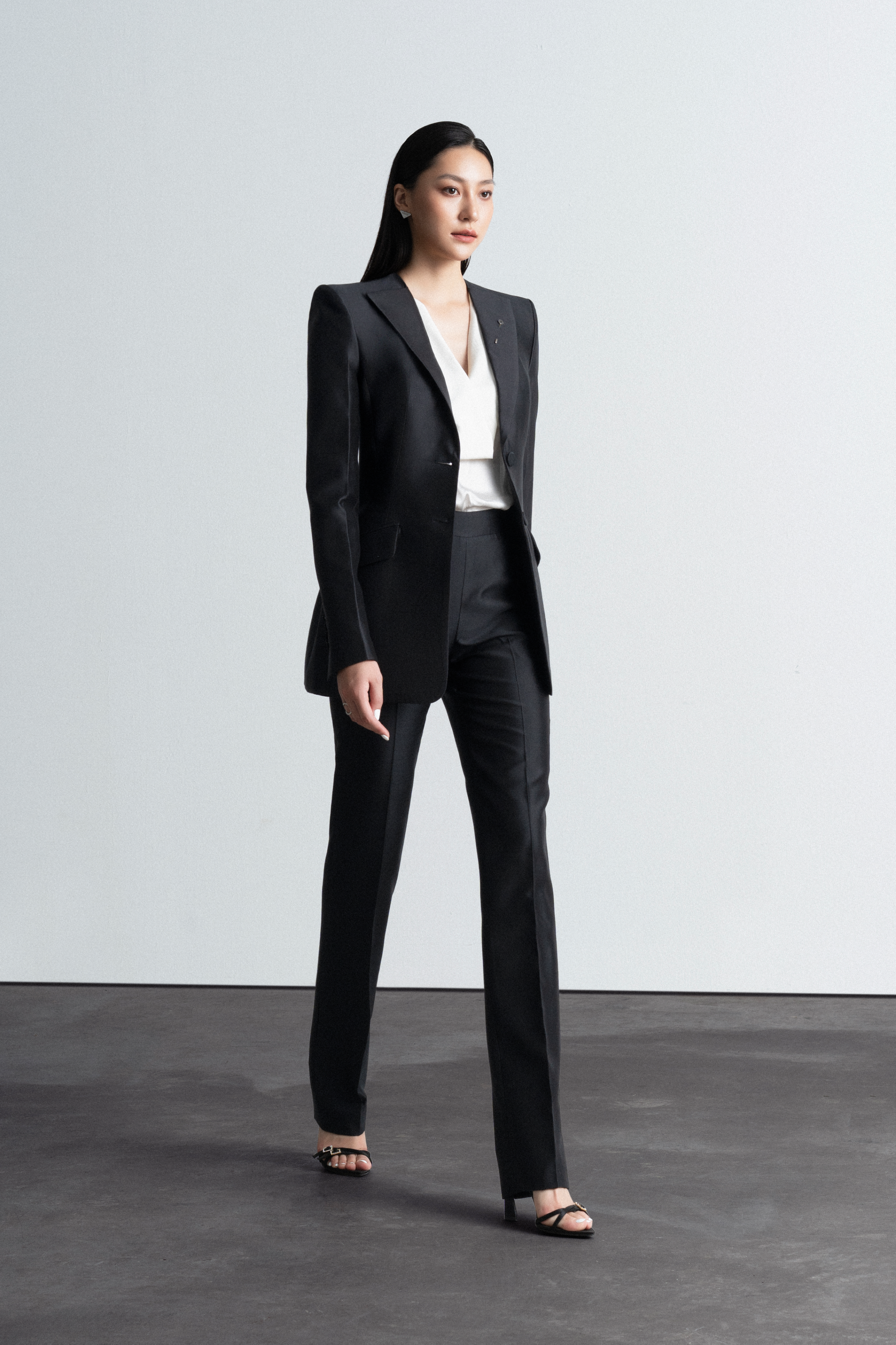 Flat neck fashion Horn shaped jacket