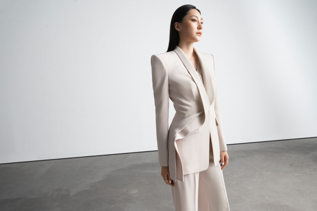 Slim Crisscross Suit