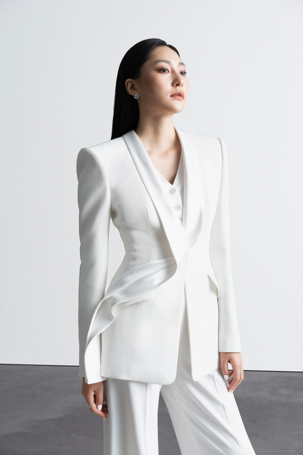 Slim Crisscross Suit