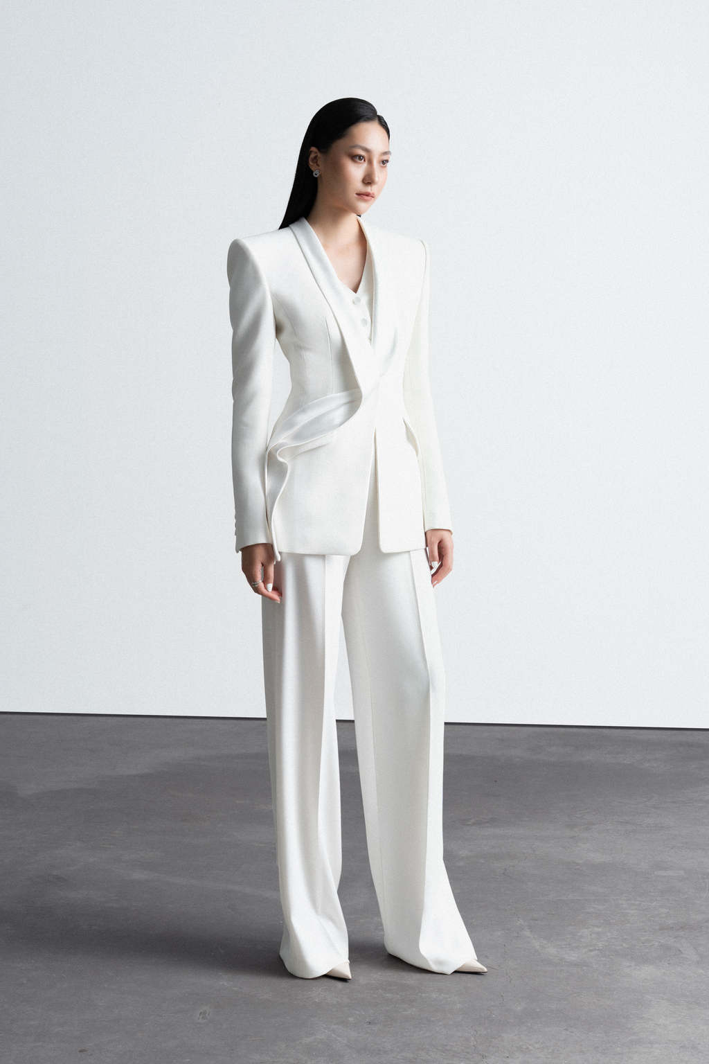 Slim Crisscross Suit