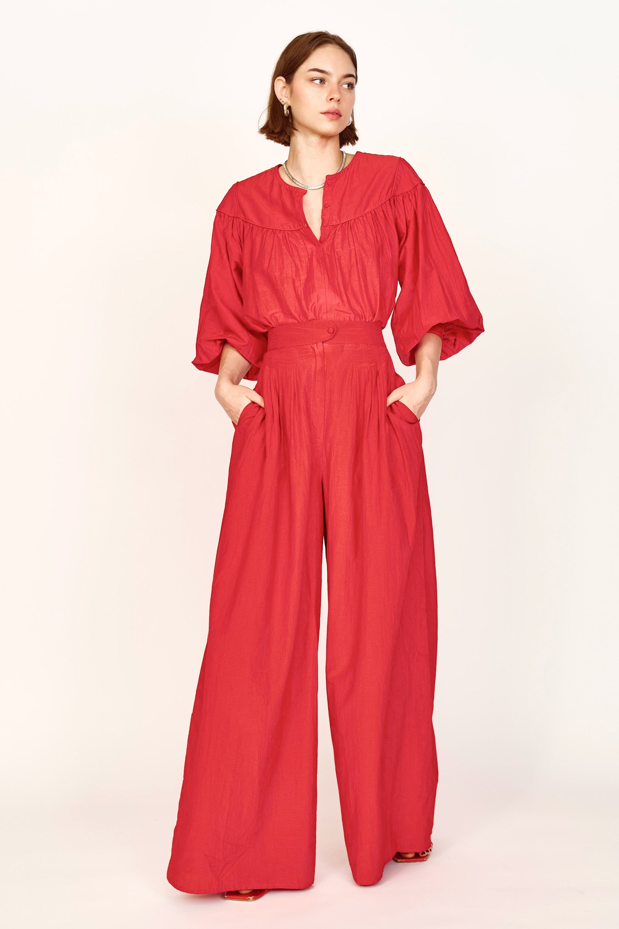 High waist and wide leg pleated pant
