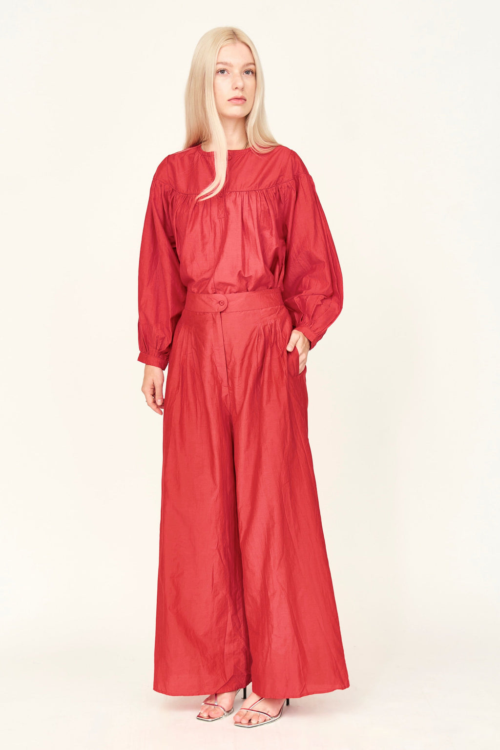 High waist and wide leg pleated pant